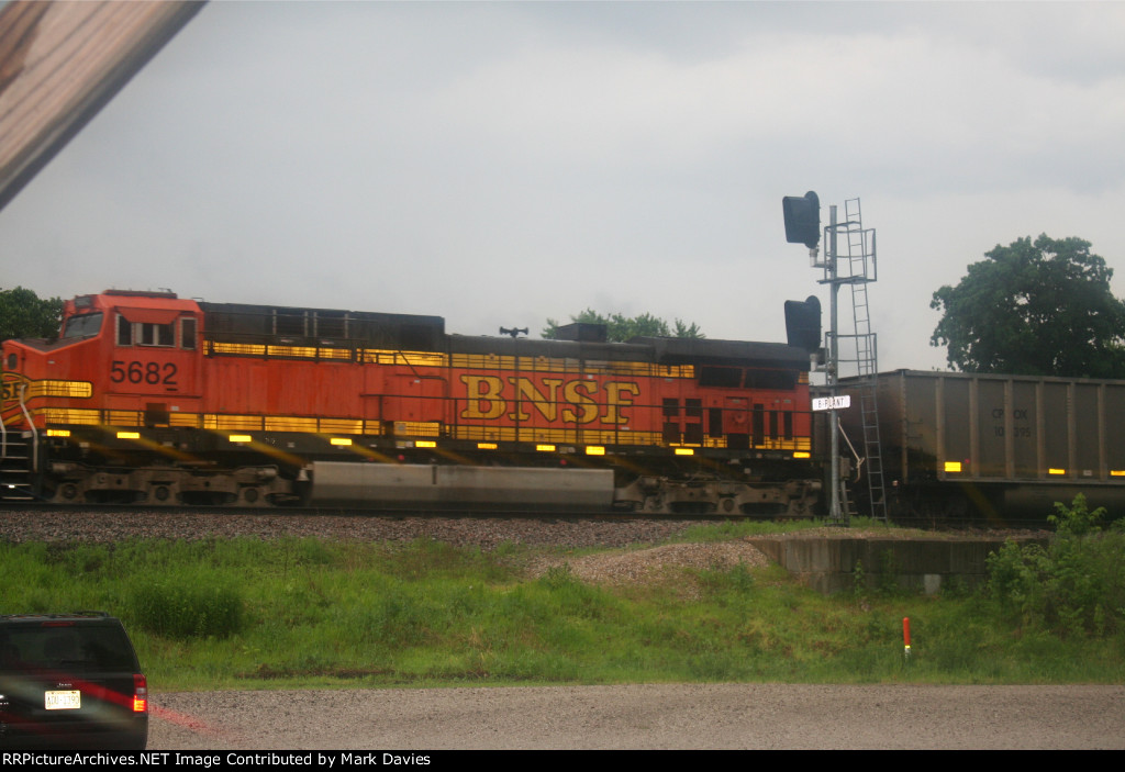 BNSF 5682